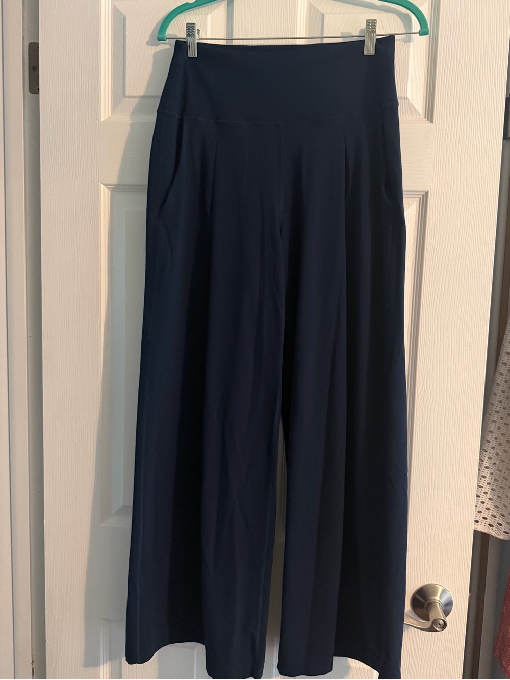 lululemon Align™ Palazzo Pant Short sz 8 navy blue - Picture 4 of 5